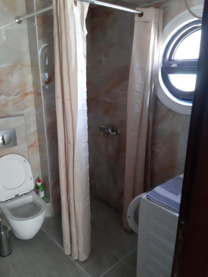 Kosmos Service Apartment City Center 1 With Additional Cost Parking 테살로니키 외부 사진